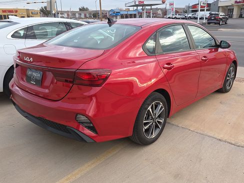 Used 2024 Kia Forte LXS image 2