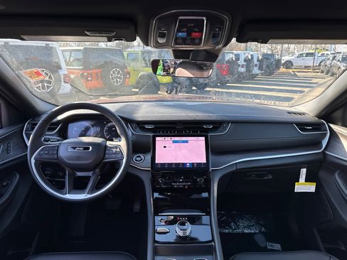 New 2025 Jeep Grand Cherokee Limited w/ Trailer Tow Package image 34