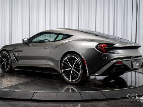 Used 2018 Aston Martin Vanquish Zagato RWD image 16