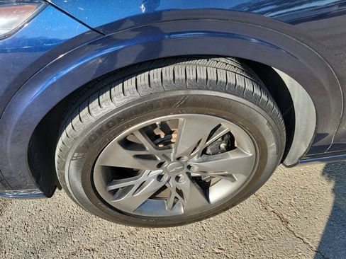 Used 2022 Genesis GV70 3.5T Sport image 9