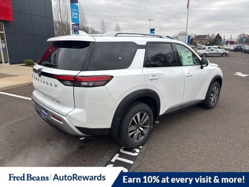 New 2025 Nissan Pathfinder SL w/ Lighting Package (N92) image 7