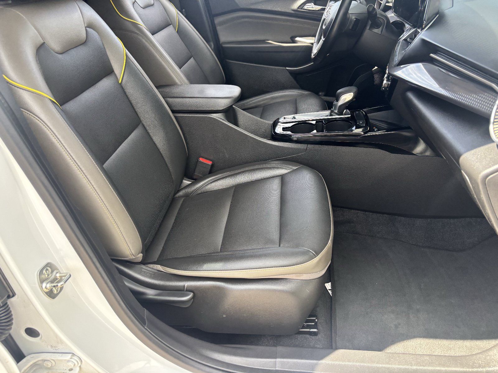 Used 2024 Chevrolet Trax ACTIV w/ Sunroof Package FWD image 11