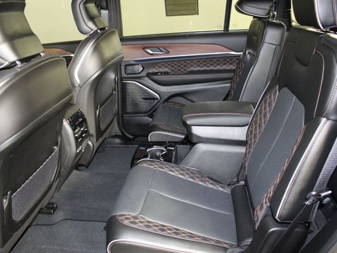 Used 2024 Jeep Grand Cherokee L Summit w/ Advanced Protech Group IV image 22