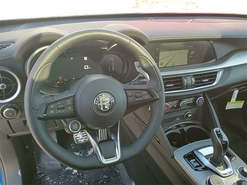 Used 2024 Alfa Romeo Stelvio Veloce image 33