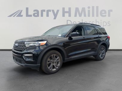 New 2024 Ford Explorer XLT w/ Equipment Group 202A
