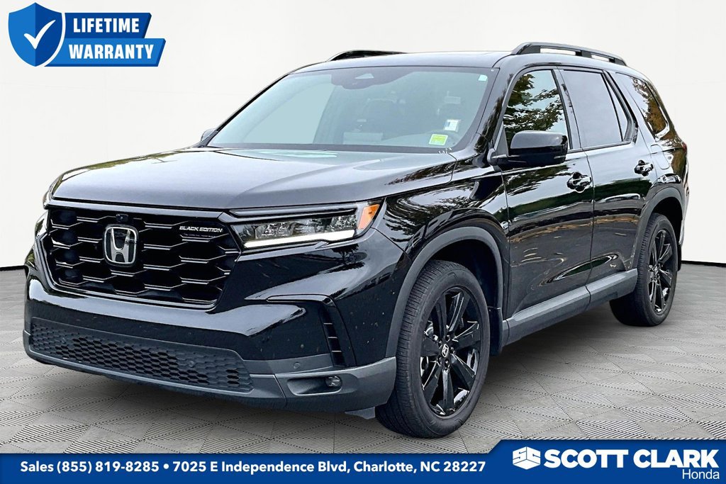 Used 2025 Honda Pilot Black Edition image 3