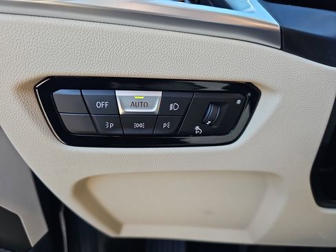 New 2026 BMW 330i Sedan w/ Premium Package image 27