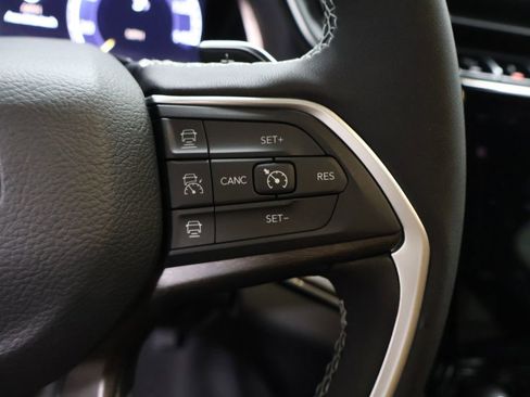 New 2025 Jeep Grand Cherokee Limited w/ Black Appearance Package image 27