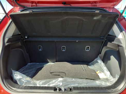 Used 2023 Hyundai Venue Limited w/ Cargo Package FWD image 25