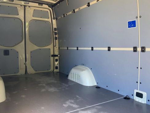 Used 2025 Mercedes-Benz Sprinter 2500 image 15