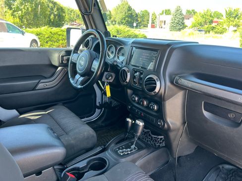 Used 2012 Jeep Wrangler Unlimited Sport AWD/4WD image 16