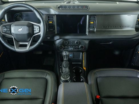 Used 2024 Ford Bronco Badlands AWD/4WD image 32