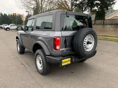 New 2025 Ford Bronco Base image 3