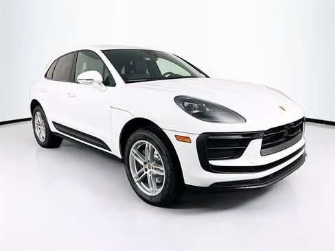 New 2026 Porsche Macan image 7