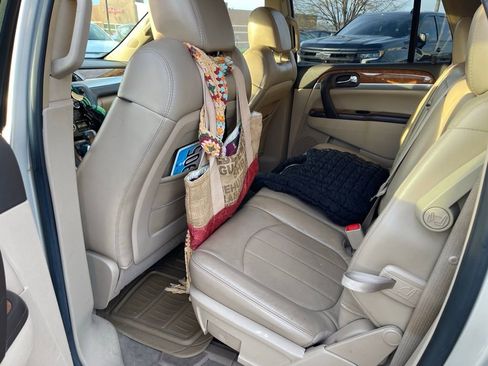 Used 2008 Buick Enclave CXL w/ Entertainment Package #1 image 7