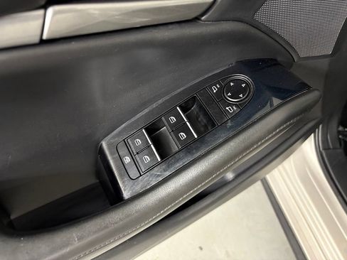 Used 2024 MAZDA MAZDA3 s FWD image 15