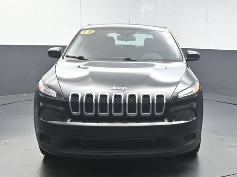 Used 2014 Jeep Cherokee Sport FWD image 3