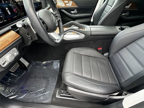 Certified 2025 Mercedes-Benz GLS 450 4MATIC image 10