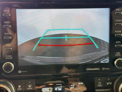 Used 2022 Toyota Highlander XSE FWD image 23
