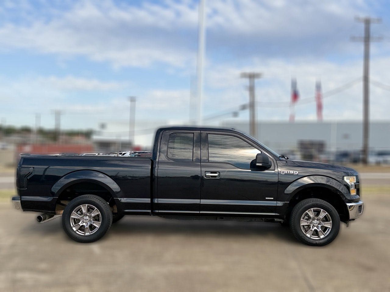 Used 2015 Ford F150 XLT w/ Equipment Group 301A Mid RWD image 4
