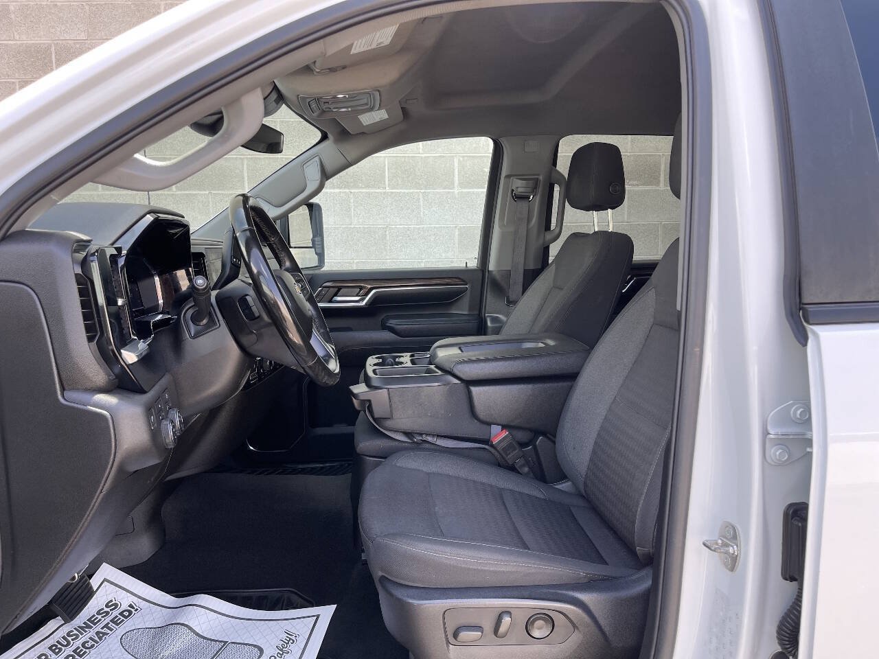 Used 2024 Chevrolet Silverado 2500 LT w/ Convenience Package AWD/4WD image 5