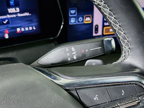 Used 2025 Chevrolet Traverse LT FWD image 25