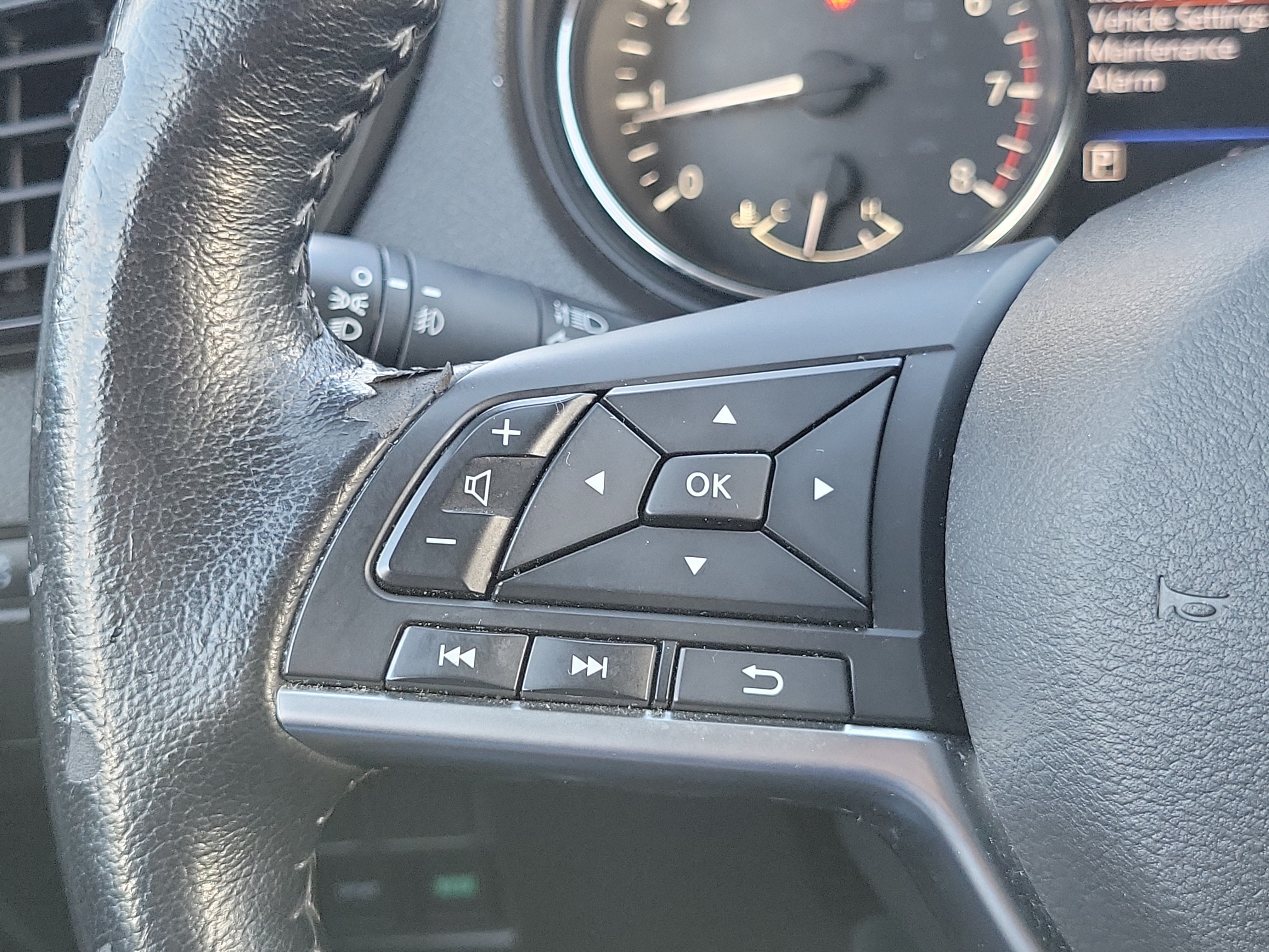Used 2021 Nissan Rogue Sport SL w/ Premium Package FWD image 25