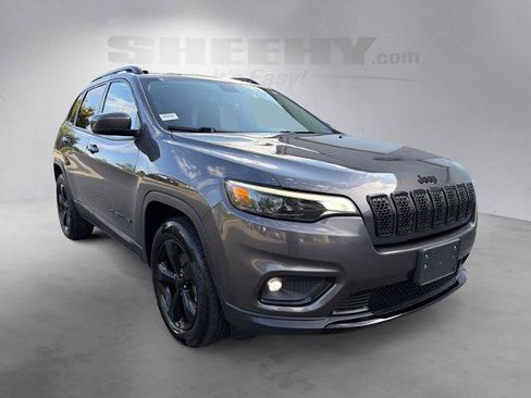 Used 2019 Jeep Cherokee Latitude Plus AWD/4WD image 2