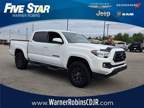 Used 2022 Toyota Tacoma SR5 w/ Technology Package RWD image 1