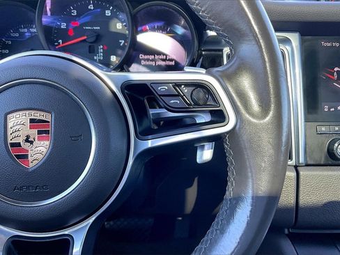 Used 2017 Porsche Macan Base image 11