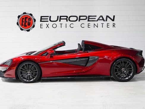 Used 2018 McLaren 570S Spider image 7