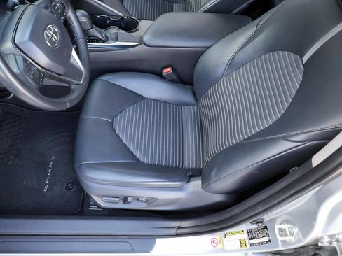 Used 2018 Toyota Camry SE w/ Convenience Package FWD image 41