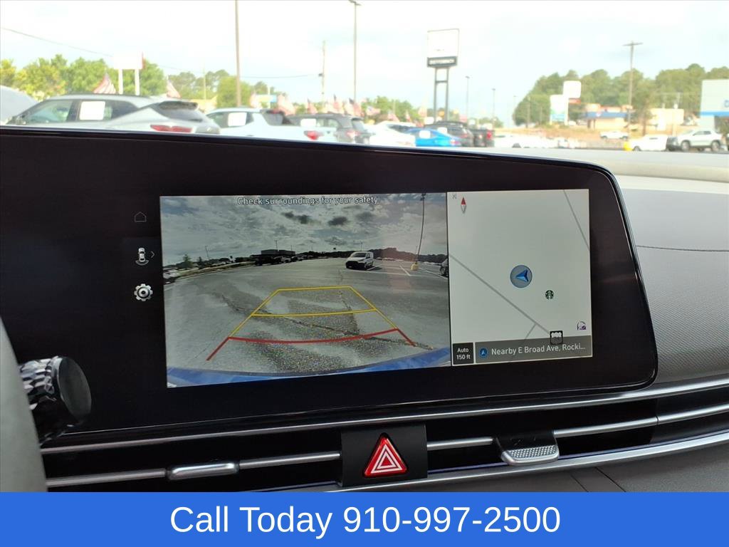 Used 2025 Hyundai Elantra SEL FWD image 8