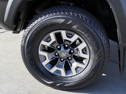 Certified 2023 Toyota Tacoma TRD Off-Road w/ Technology Package image 12