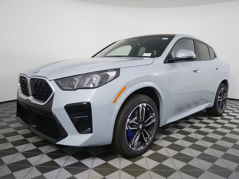 New 2026 BMW X2 xDrive28i w/ Technology Package AWD/4WD image 7