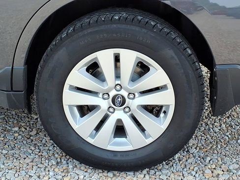 Used 2019 Subaru Outback 2.5i Premium AWD/4WD image 11
