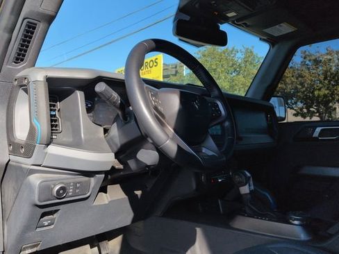 Used 2022 Ford Bronco Black Diamond image 8