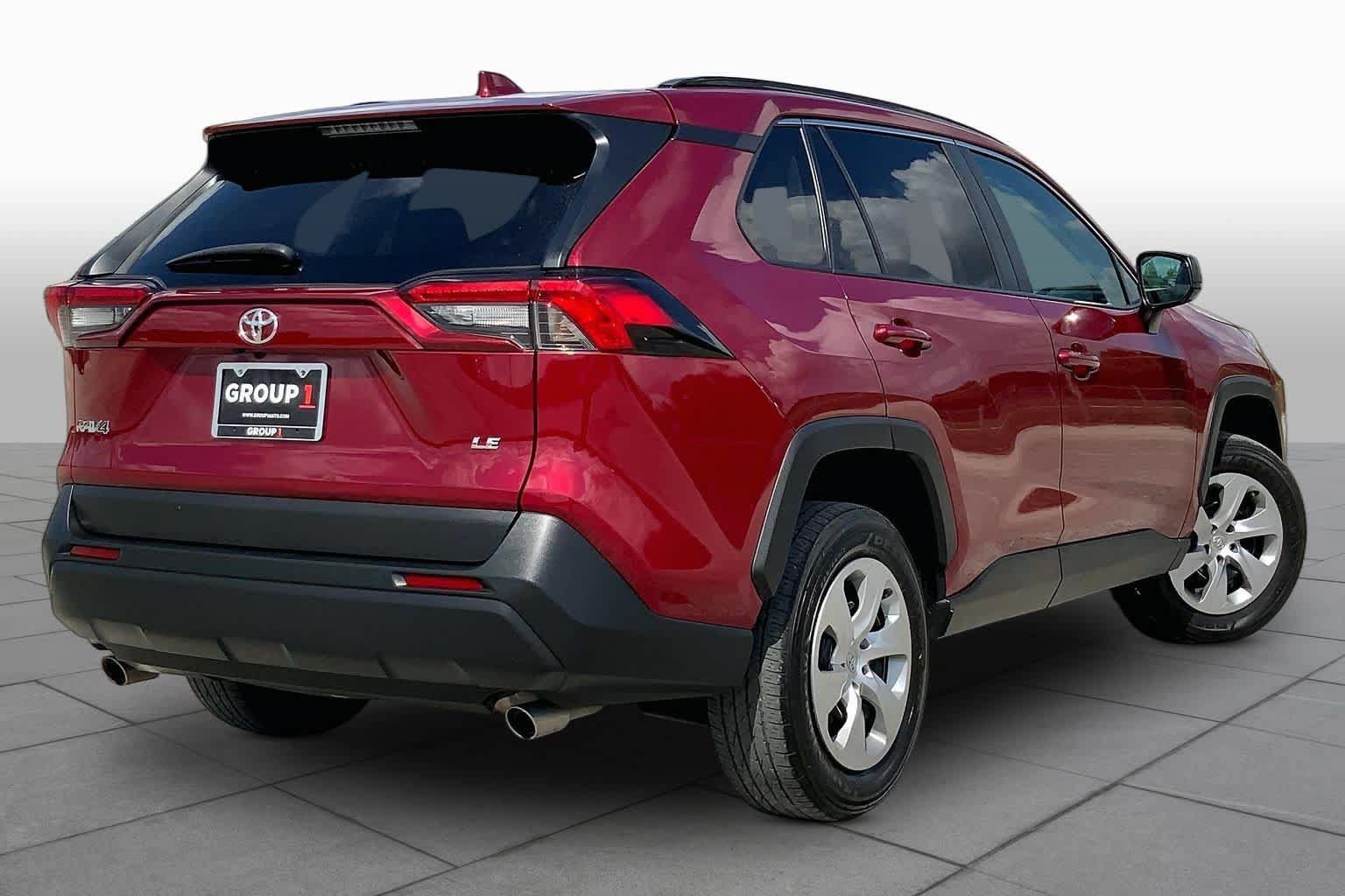 Used 2021 Toyota RAV4 LE FWD image 13