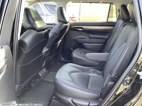 Used 2022 Toyota Highlander Platinum image 13