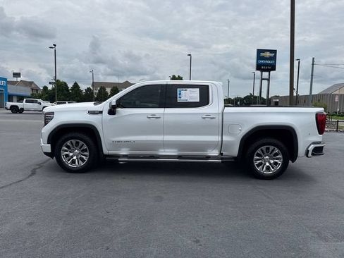 Used 2024 GMC Sierra 1500 Denali w/ Technology Package AWD/4WD image 6