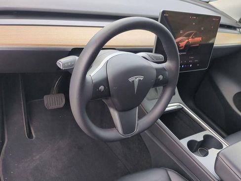 Used 2022 Tesla Model Y Long Range AWD/4WD image 9