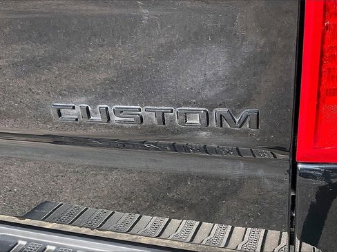 Used 2024 Chevrolet Silverado 1500 Custom Trail Boss w/ LPO, Dark Essentials Package image 8