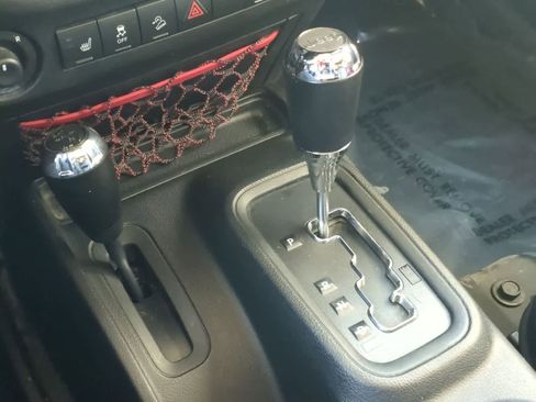 Certified 2017 Jeep Wrangler Unlimited Rubicon image 30