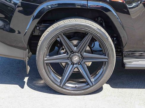 Used 2022 Lexus LX 600 F Sport w/ Accessory Package (Z1) AWD/4WD image 9