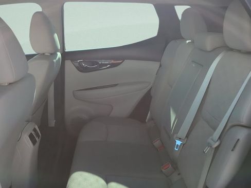 Certified 2021 Nissan Rogue Sport SV FWD image 10
