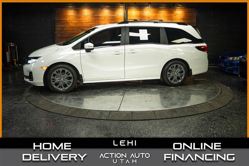 Used 2025 Honda Odyssey Touring image 1