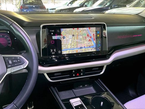 Used 2024 Volkswagen Atlas Cross Sport SEL Premium R-Line image 6