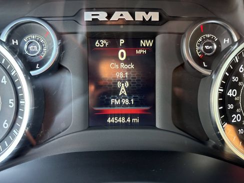 Used 2024 RAM 2500 Big Horn AWD/4WD image 32