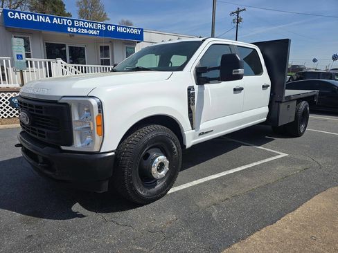 Used 2023 Ford F350 XL image 2