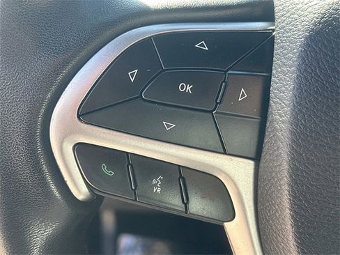 Used 2021 Jeep Grand Cherokee Laredo X image 27